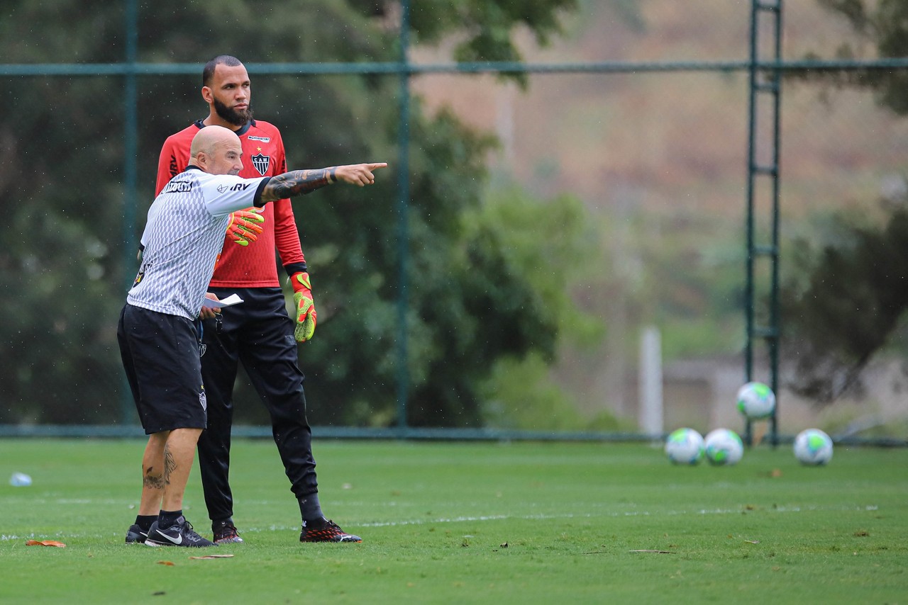 Sampaoli e Everson, goleiro que ele pediu e se tornou titular e ídolo do Galo