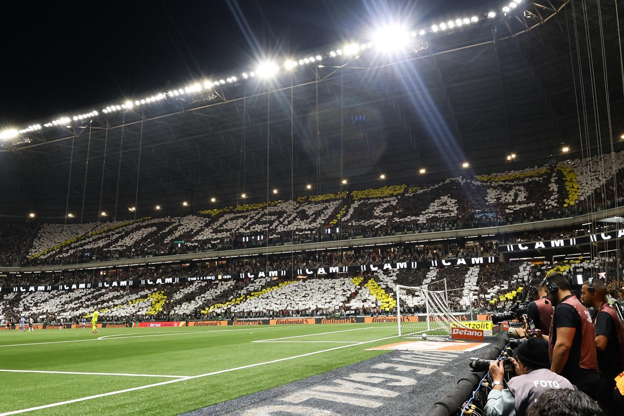 Torcida do Atlético em jogo da Copa do Brasil contra o Cruzeiro