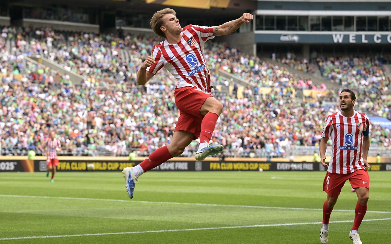 Meia Barrios comemora o primeiro gol do Atlético de Madrid contra o Seattle Sounders, pelo Mundial de Clubes (Foto: Juan Mabromata/AFP)
