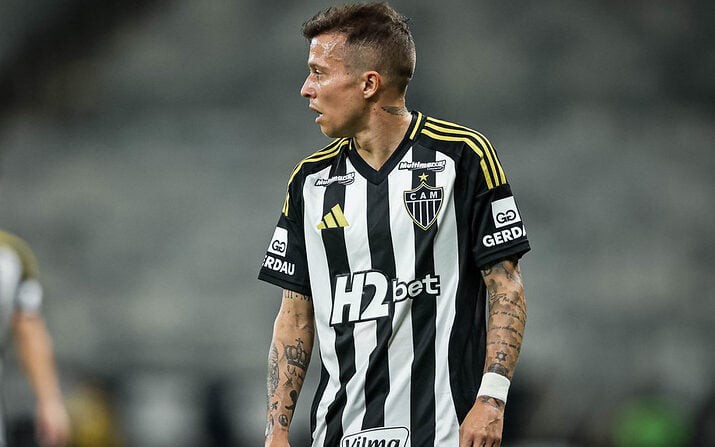 Meia conquistou a Libertadores pelo clube em 2013