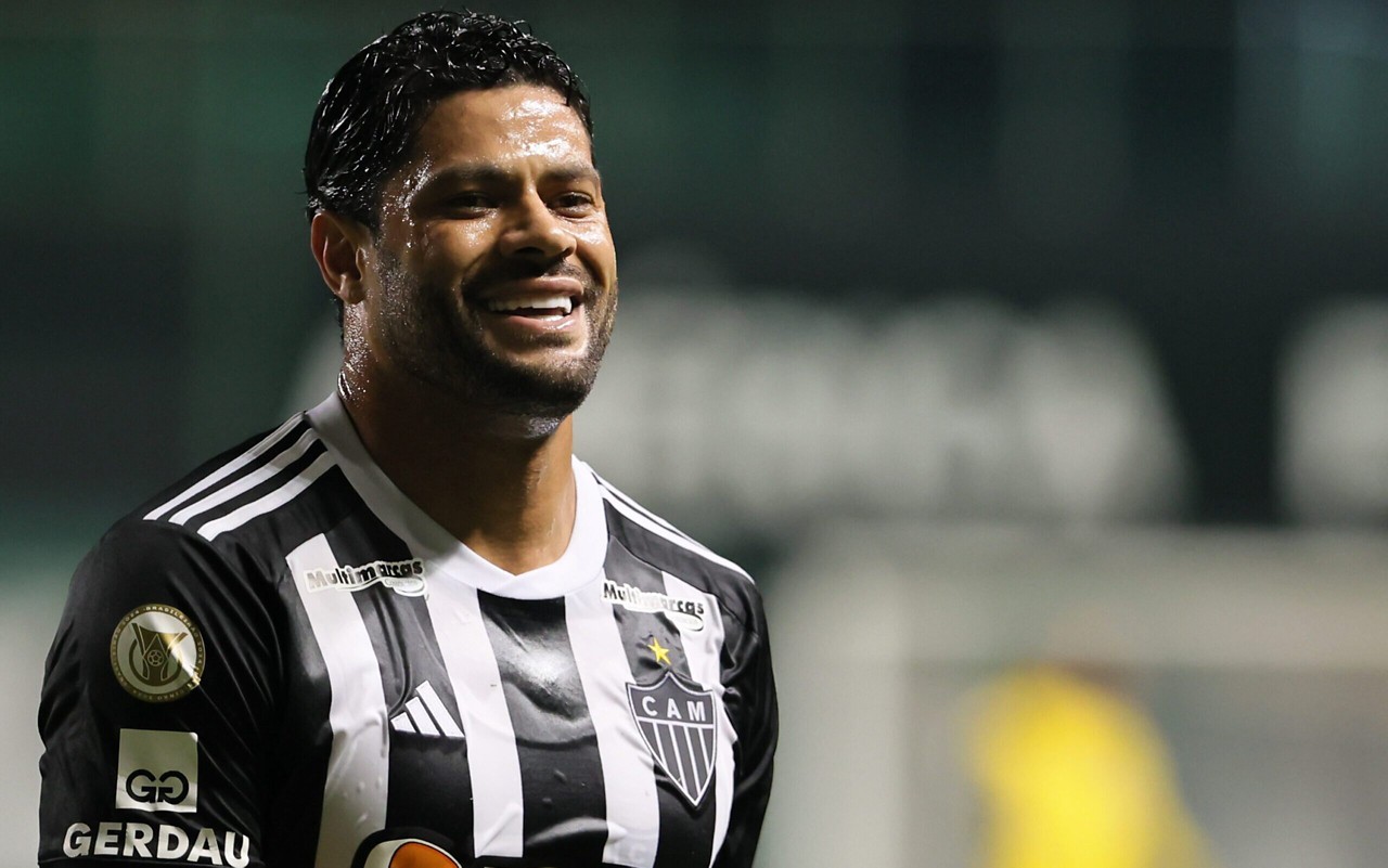 Hulk durante jogo do Atlético-MG (Foto: Gilson Lobo/AGIF)