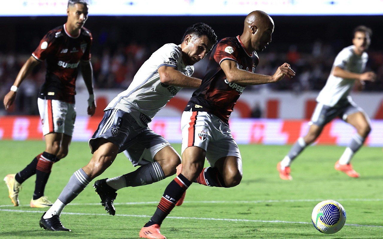 Clássico do Brasileirão: Atlético-MG e São Paulo possuem um histórico equilibrado de confrontos; próximo jogo será em abril de 2025. (Foto: Marcello Zambrana/AGIF)