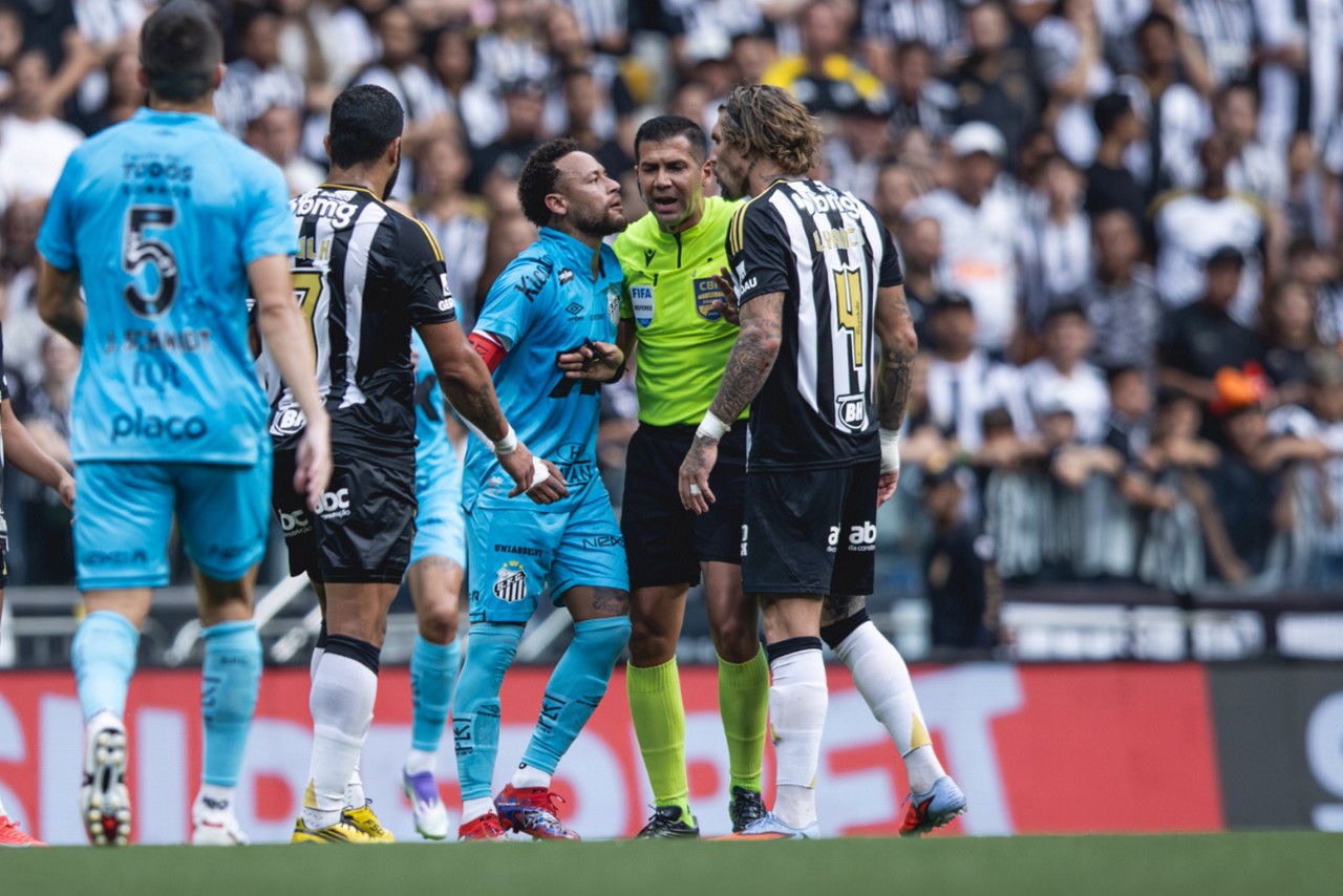 Neymar e Atlético: últimos duelos marcados por contusão e treta