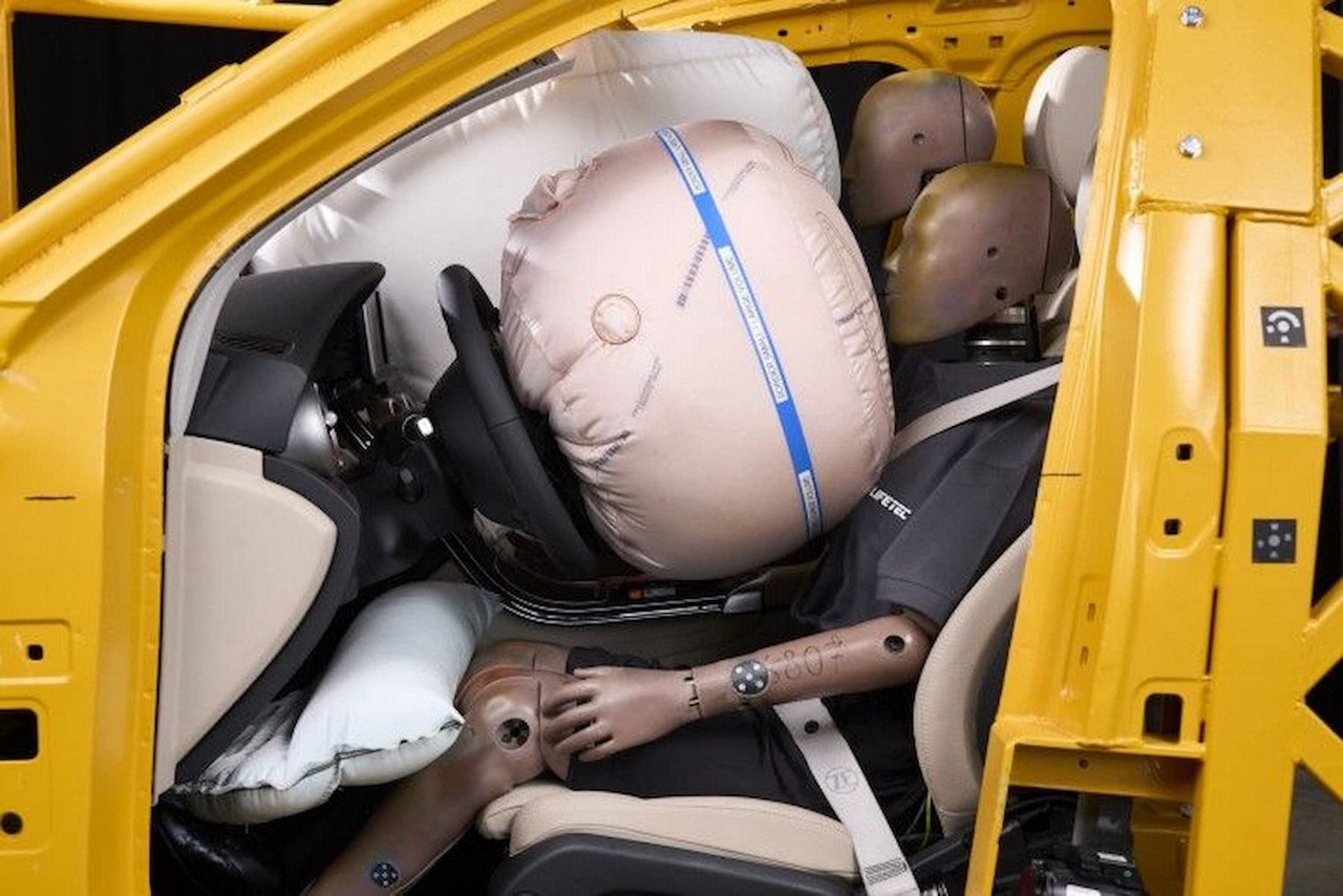 Novo tipo de airbag promete reforçar a segurança dos carros a partir de 2028