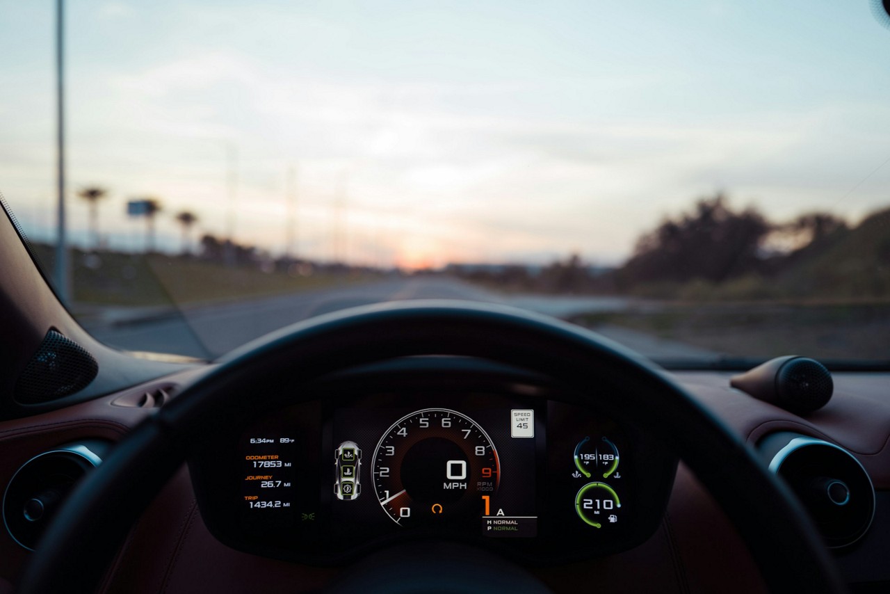 Nível de consumo da bateria do seu carro impacta também no consumo de combustível