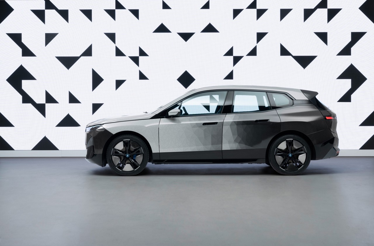 Protótipo da tecnologia E Ink, BMW IX Flow foi apresentado em 2022