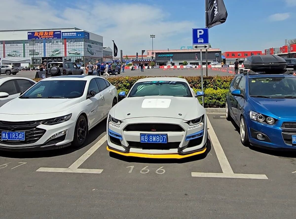 Placa azul de veículos a combustão na China pode custar o valor de um carro 0km