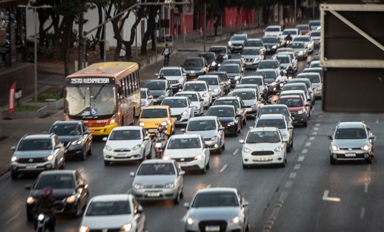 Emplacamento de veículos também subiu em setembro