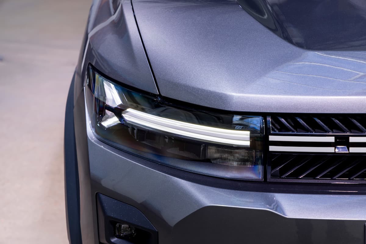 Novo SUV médio da Renault terá visual inspirado no Dacia Bigster