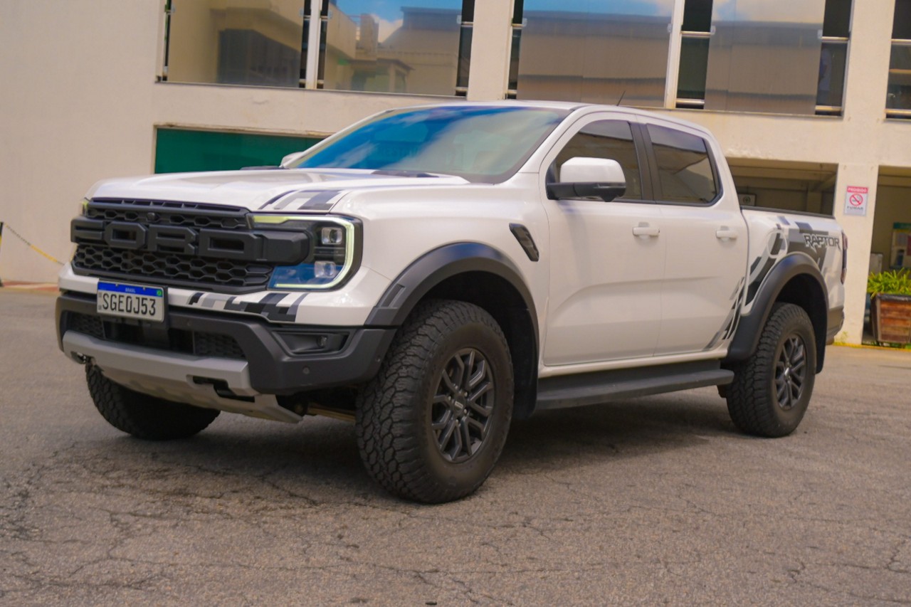 Ranger Raptor tem motor de alta performance e está disponível em cinco cores