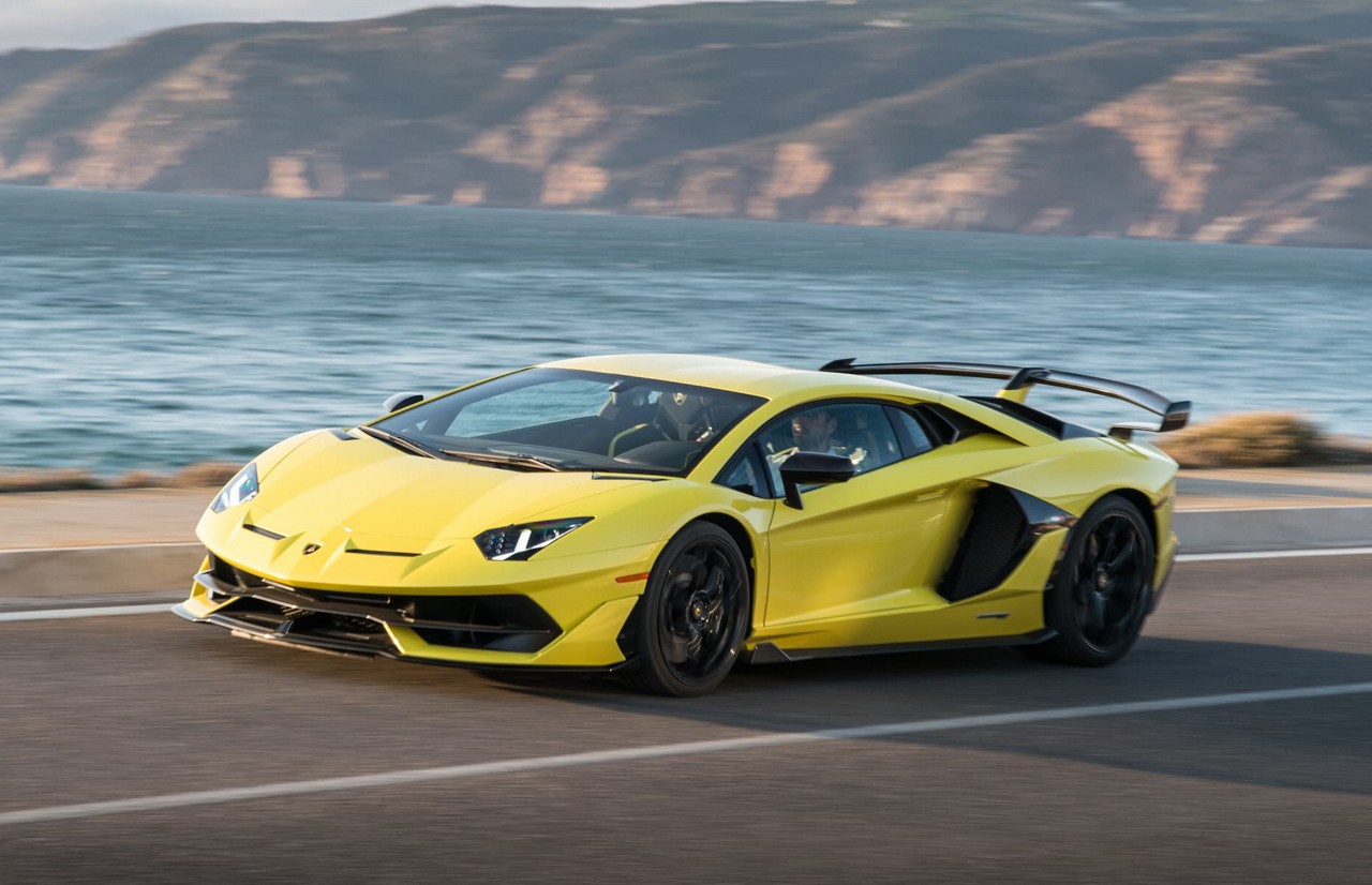 Lamborghini Aventador SVJ, ano 2021, segue como dono do posto de IPVA mais caro pago em Minas, em 2025