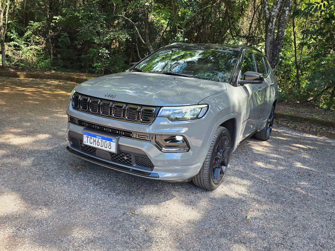 Jeep Compass Blackhawk traz na esportividade seu maior apelo de compra