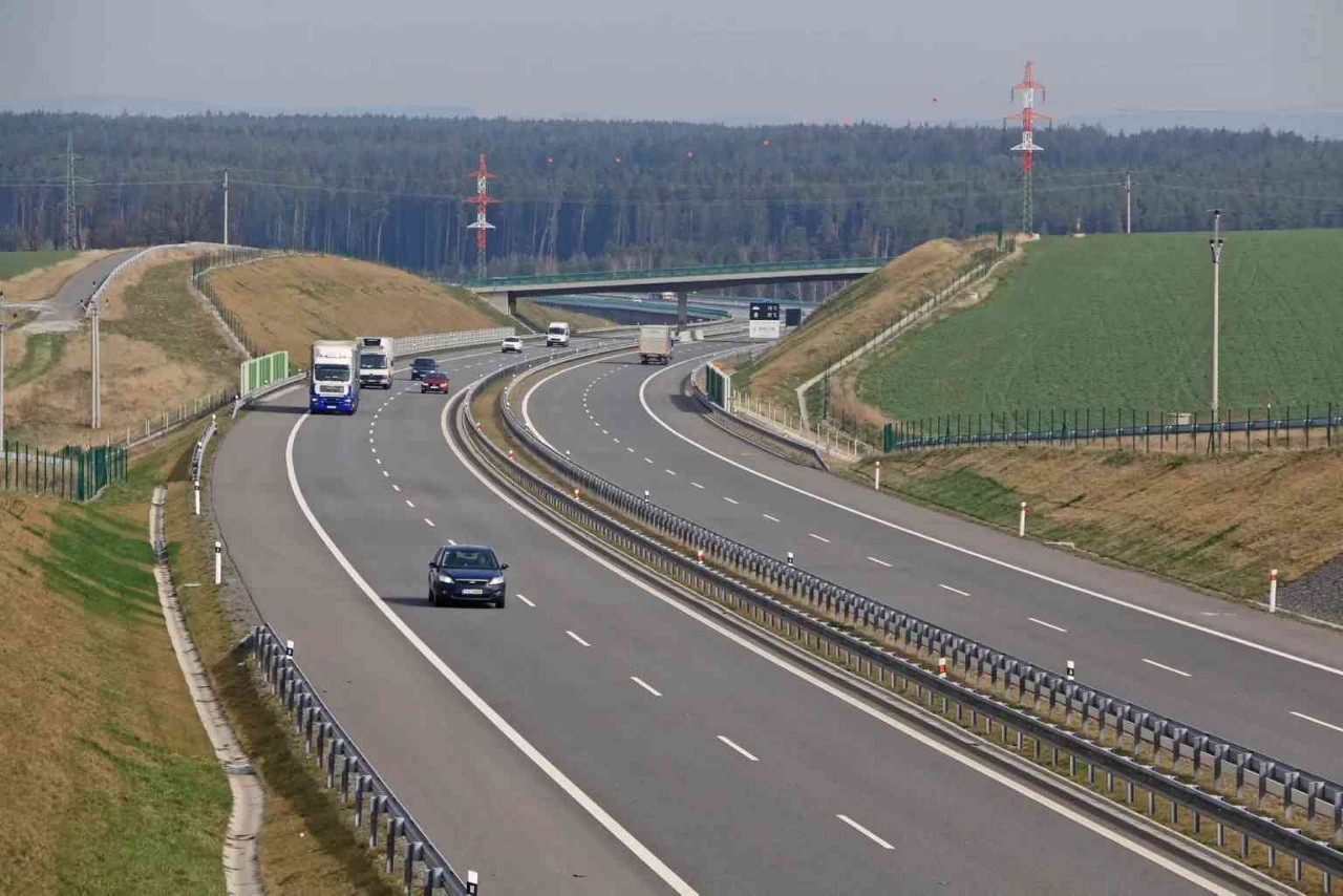 Imagem da estrada D3, na República Tcheca, onde será testado o limite de 150 km/h