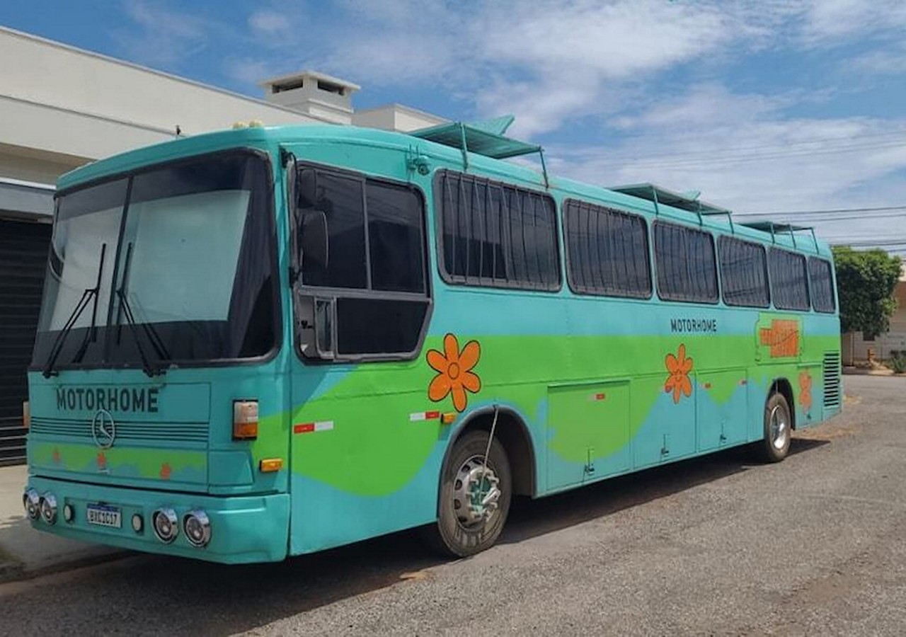 Ônibus motorhome inspirado na "Máquina de Mistérios" do Scooby-Doo está à venda