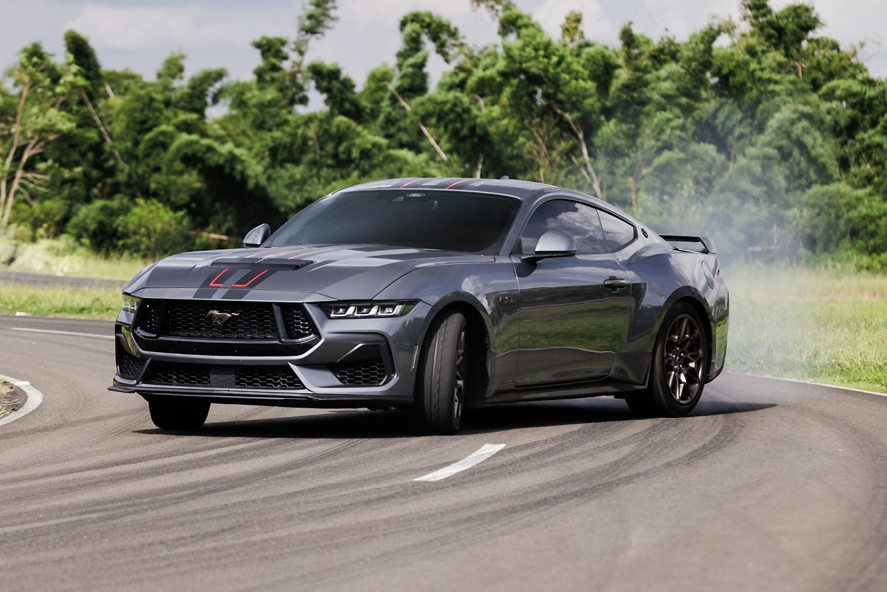 Mustang GT com câmbio manual custa R$ 600 mil 