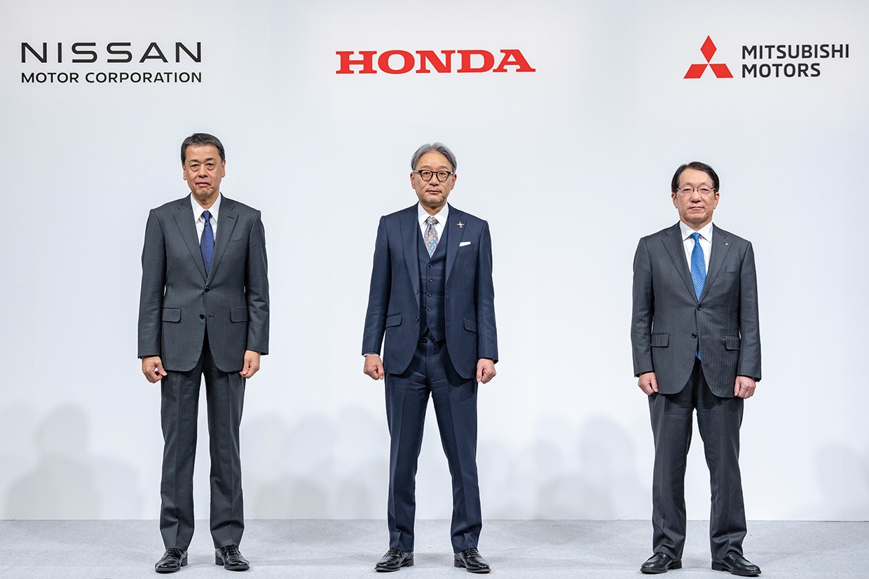 Atuais presidentes da Nissan, Honda e Mitsubishi na ocasião do acordo desfeito, assinado em dezembro de 2024 