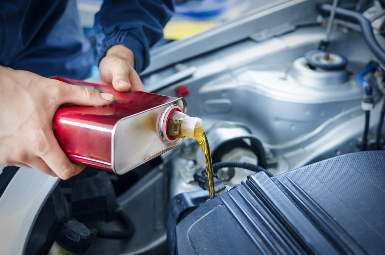 Nova especificação de óleo sintético promete beneficiar qualquer tipo de carro