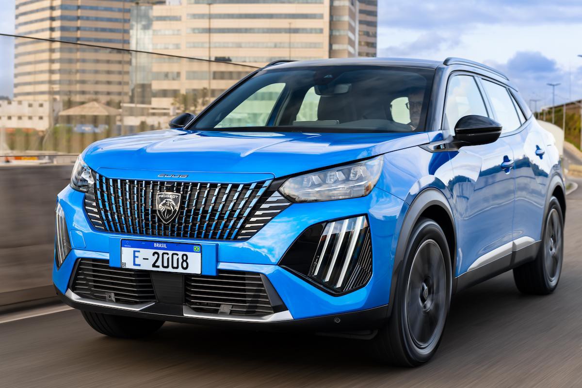 Novo Peugeot E-2008 estreia no país por R$ 269.990
