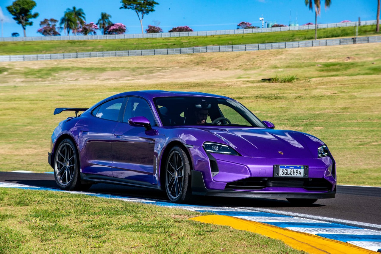 Porsche Taycan Turbo GT Weissach vai de 0 a 100 km/h em 2,2 segundos