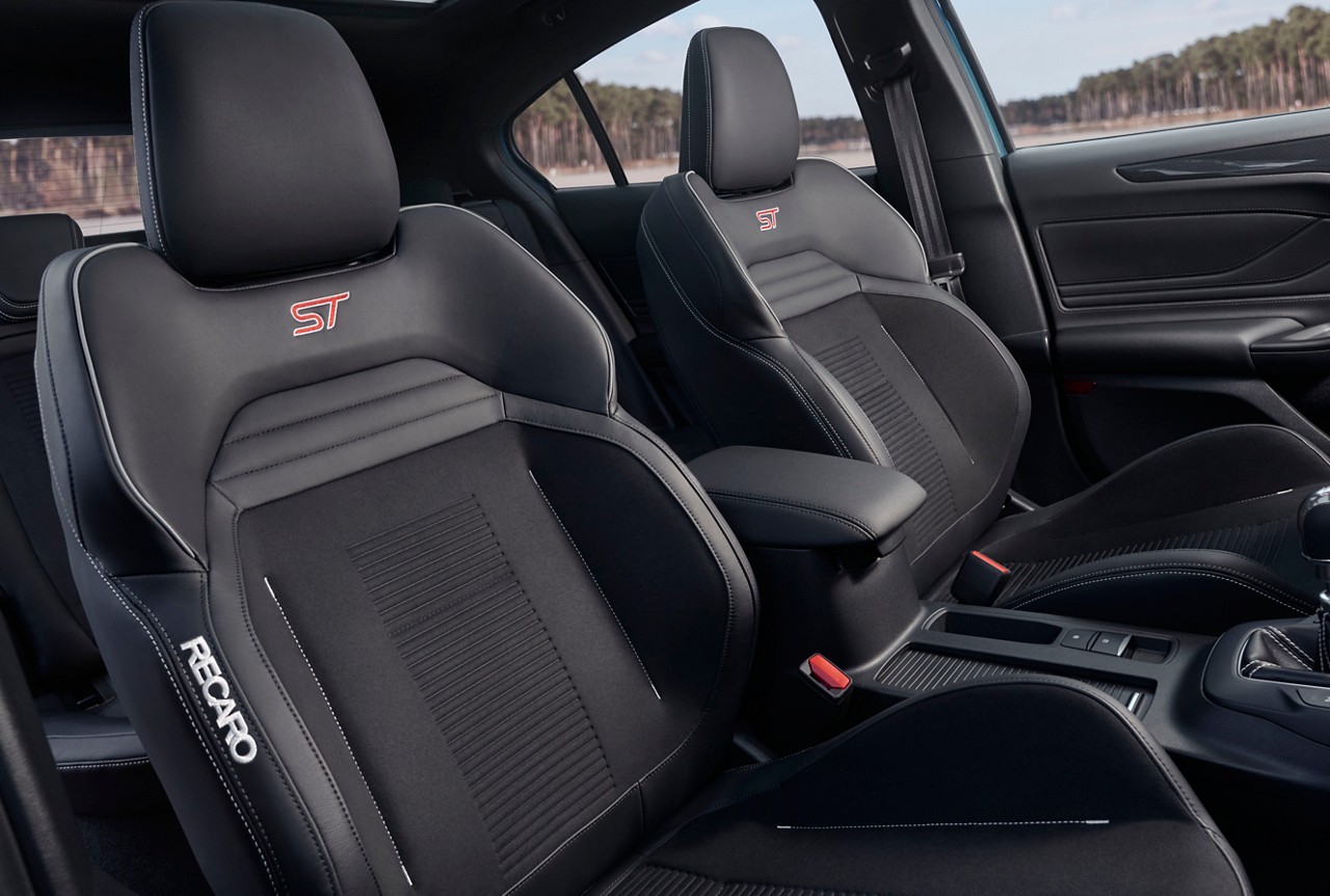 Bancos do Ford Focus ST, vendido na Europa, são da famosa marca Recaro