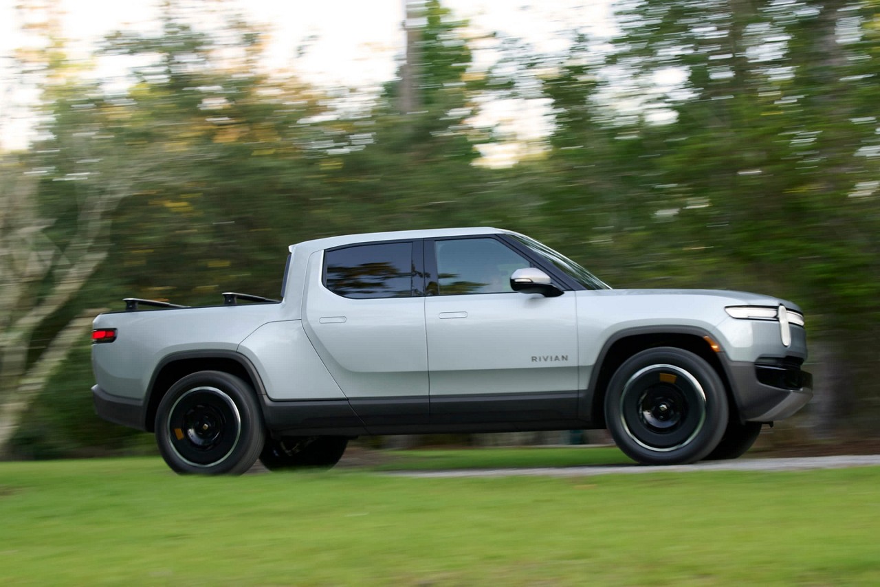 Rivian R1T é sucesso de vendas nos EUA e compete com a Cybertruck, da Tesla