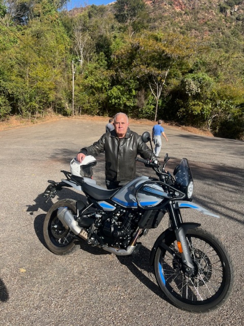 Moto de média cilindrada da Royal Enfield mistrura versatilidade e robustez