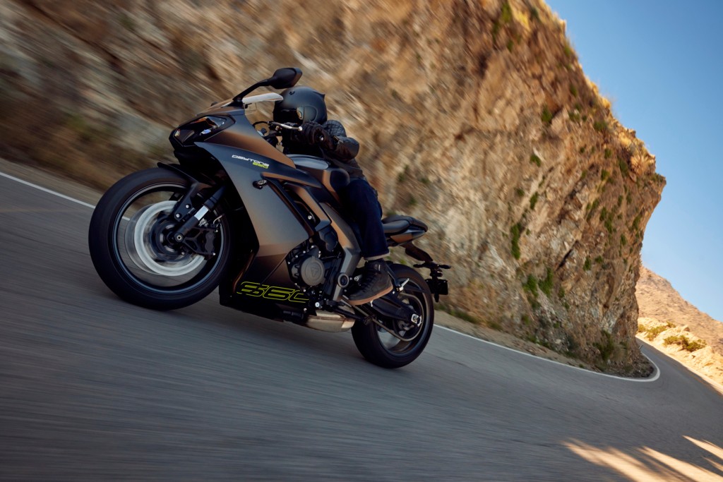 Nova Triumph Daytona 660 estreia no Brasil com visual renovado