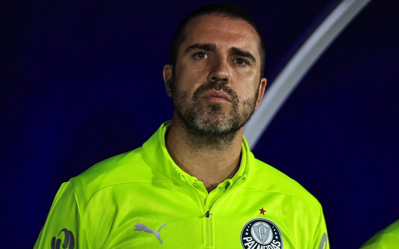 João Martins criticou a arbitragem na derrota do Palmeiras para o Flamengo (Foto: Fabio Giannelli/AGIF)