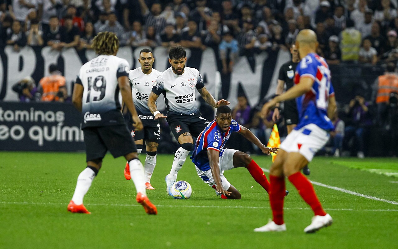 Confira todas as informações do duelo entre Bahia e Corinthians, válido pela primeira rodada do Brasileirão (Foto: AGIF)