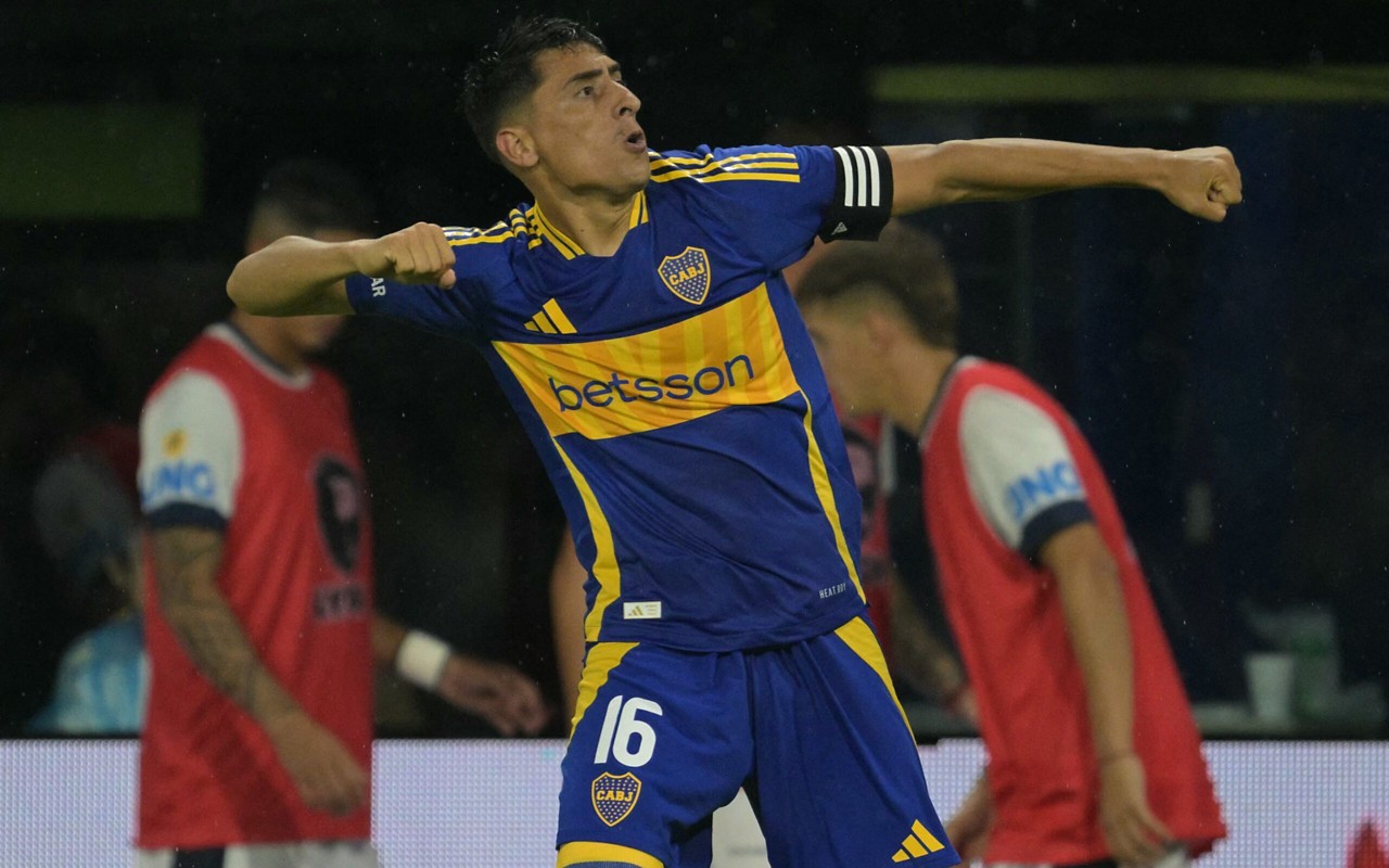 Boca Juniors em ação pelo campeonato argentino (Foto: JUAN MABROMATA / AFP)