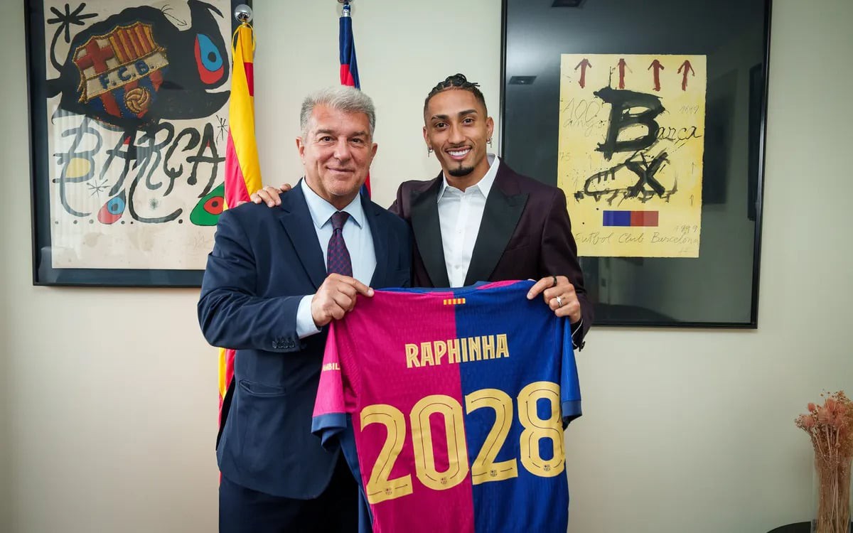 Raphinha anuncia renovação com o Barcelona (Foto: Reprodução)