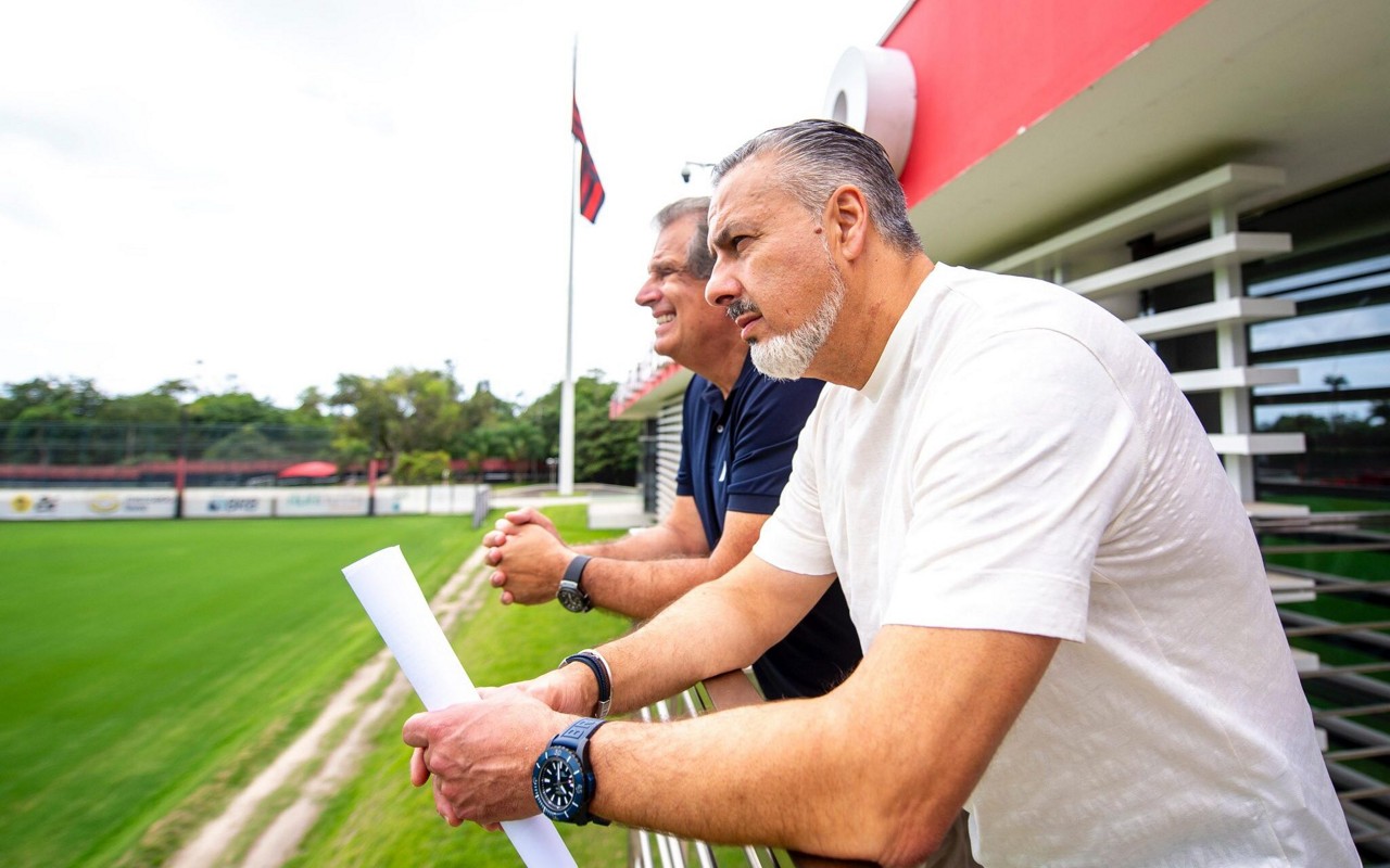 Diretor de futebol e presidente do Flamengo, José Boto e Bap no CT Ninho do Urubu (Foto: Marcelo Cortes/CRF)