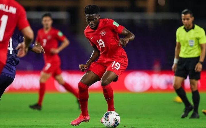 Alphonso Davies, do Bayern de Munique, em atividade pela seleção do Canadá (Foto: Divulgação/Canada Soccer)