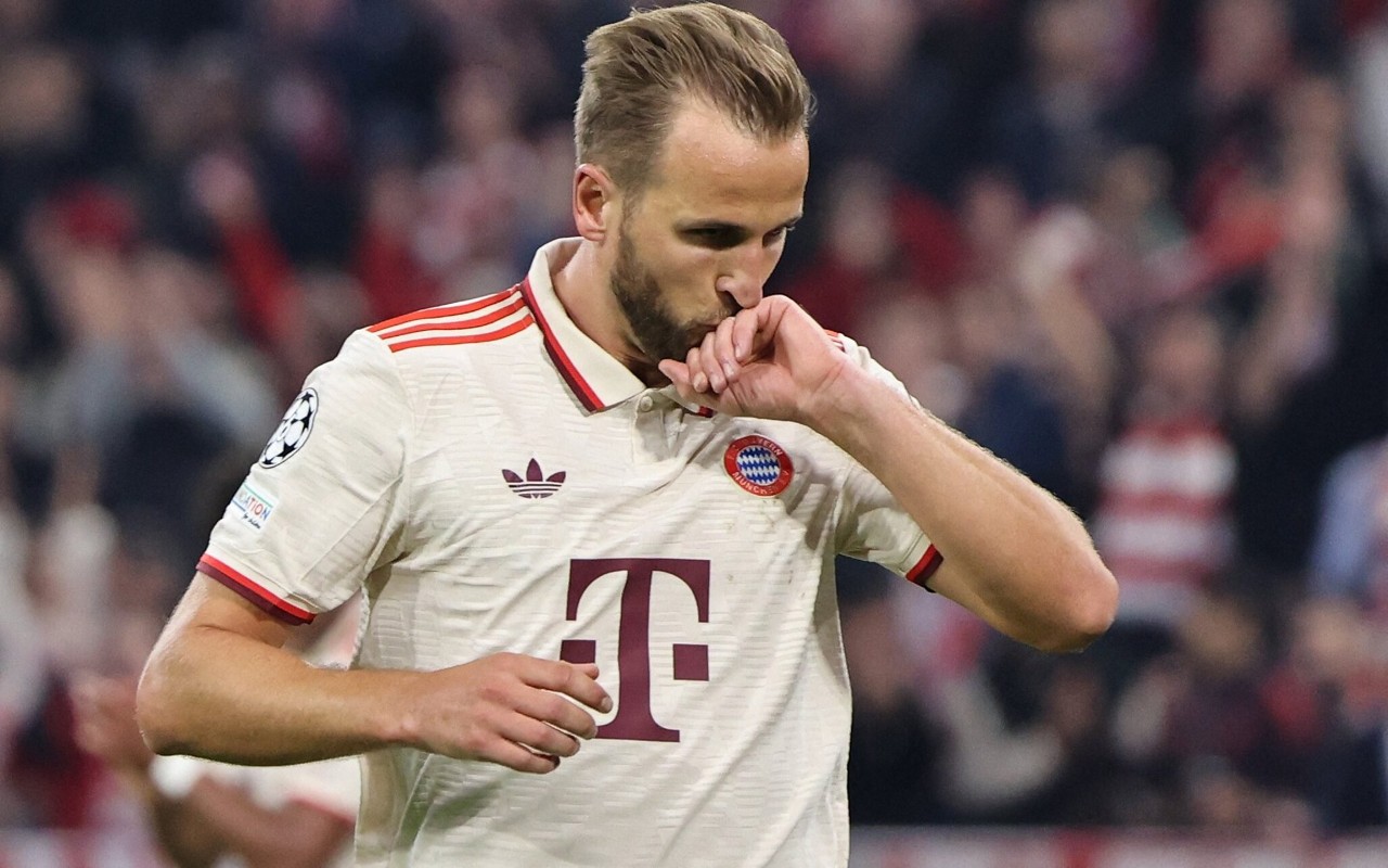 Harry Kane comemora gol pelo Bayern de Munique (Foto: Alexandra Beier/AFP)