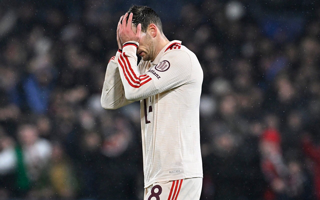 Bayern de Munique perdeu por 3 a 0 para o Feyenoord fora de casa (Foto: JOHN THYS / AFP)