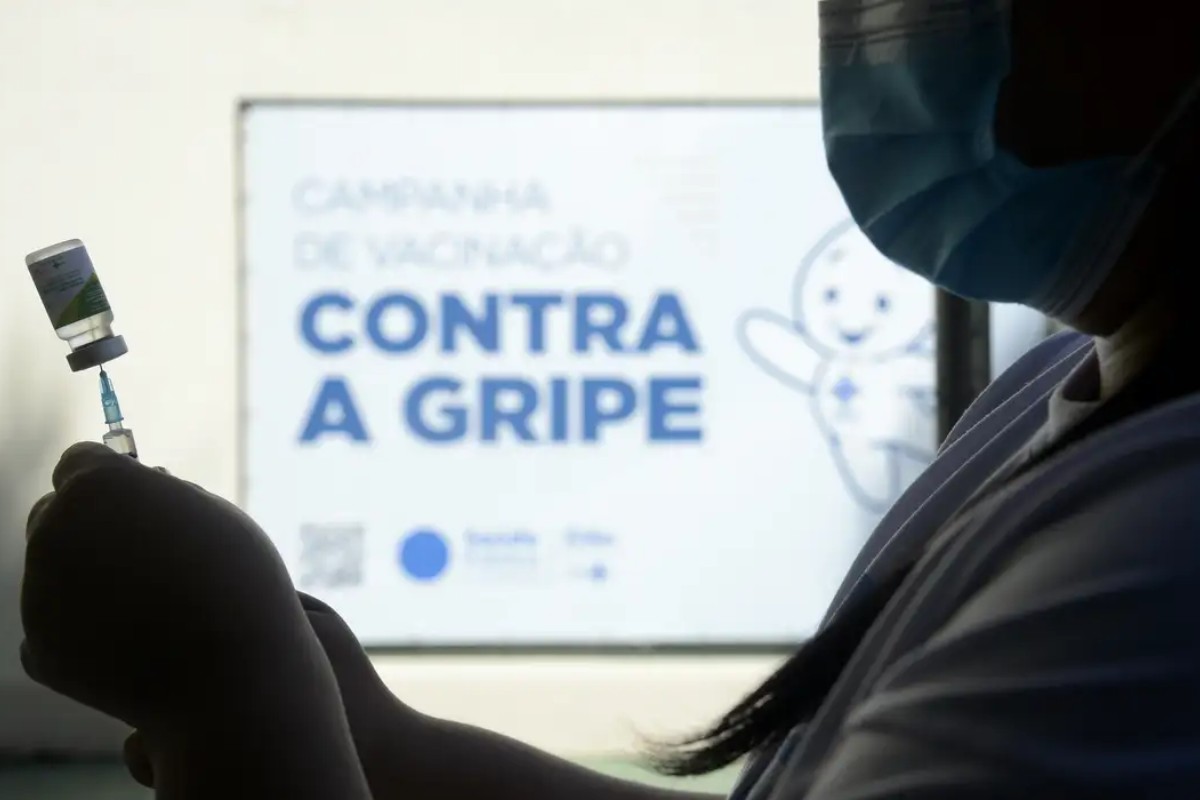 Dia D de vacinação contra a gripe em BH será neste sábado, nos 153 postos de saúde da capital
