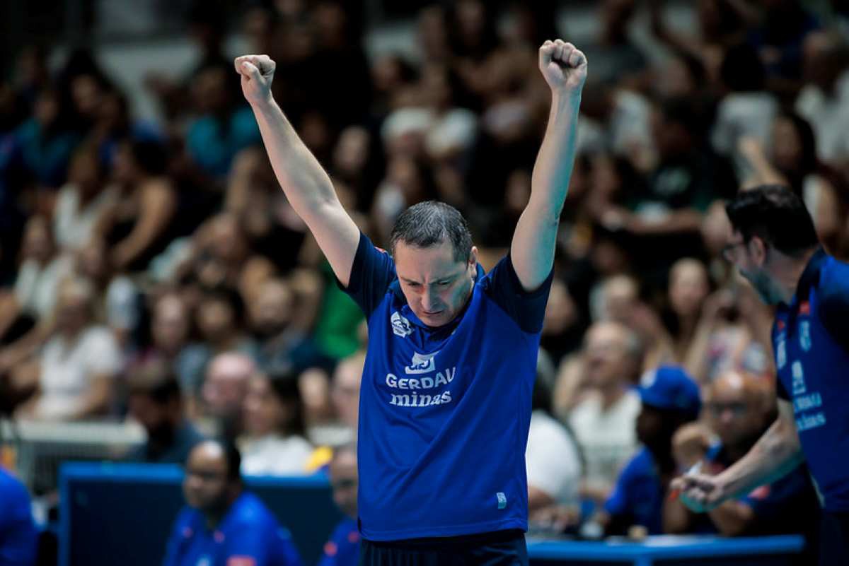 Nicola Negro deixa o vôlei feminino do Minas
