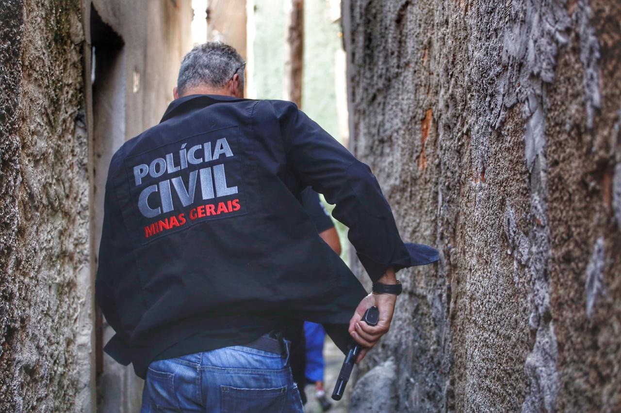 Ao todo, o Brasil tem 404.871 policiais militares e 95.908 policiais civis