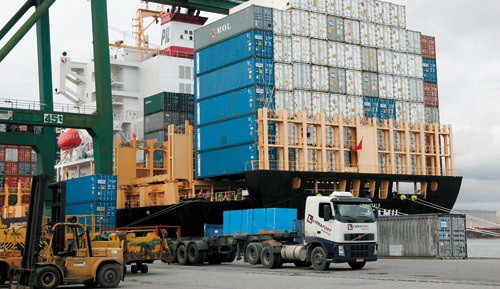 Redução nas exportações deverá ser ainda mais acentuada em setembro, de acordo com a Abicalçados