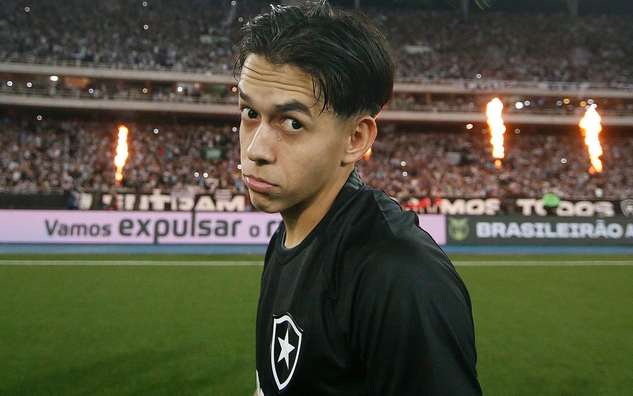 Segovinha atualmente está cedido ao futebol árabe (Foto: Vítor Silva/Botafogo)