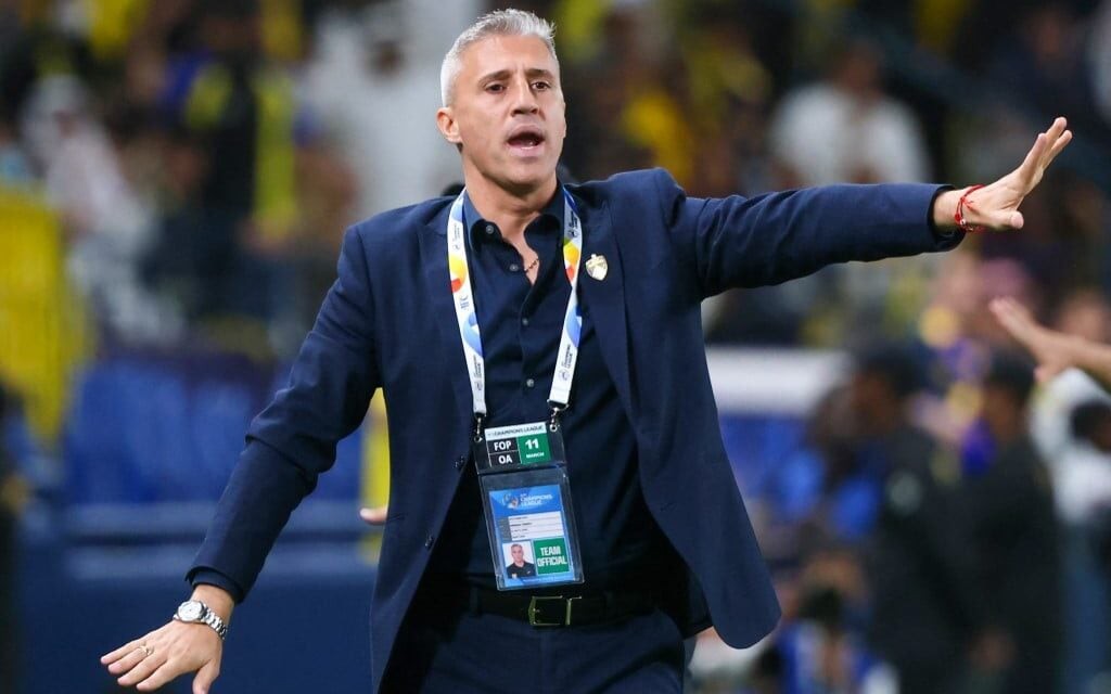 Hernán Crespo comandou o Al-Ain, dos Emirados Árabes, até novembro de 2025 (Foto: FAYEZ NURELDINE/ AFP)