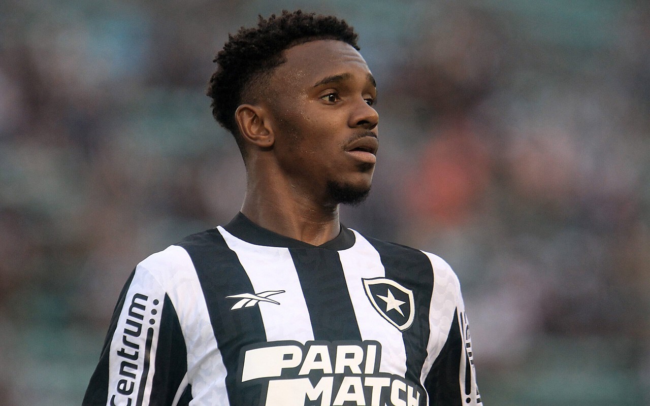 Jeffinho em campo pelo Botafogo (Foto: Vitor Silva/Botafogo)