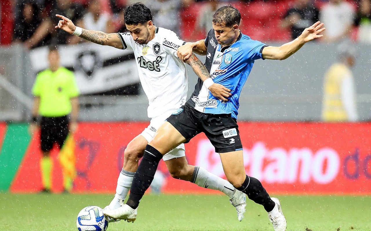 Santi Rodrigues teve atuação discreta em Botafogo x Capital-DF (Foto: Vitor Silva/Botafogo)