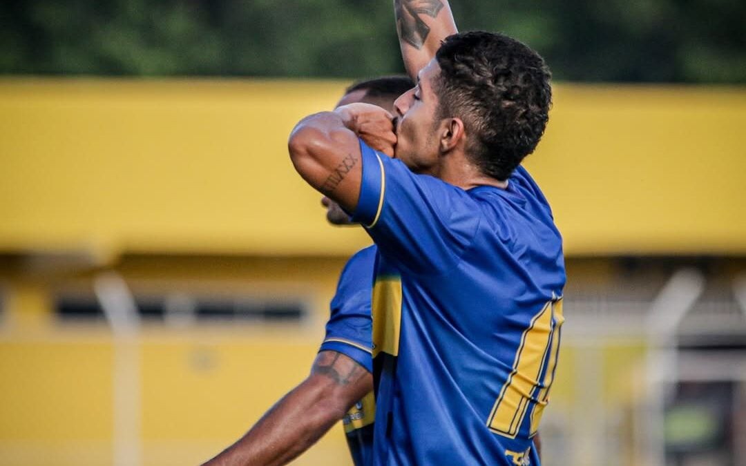 Pernão comemora gol do Sampaio Corrêa contra o Botafogo no Campeonato Carioca (Foto: Jhonathan Jeferson/ Sampaio Corrêa)