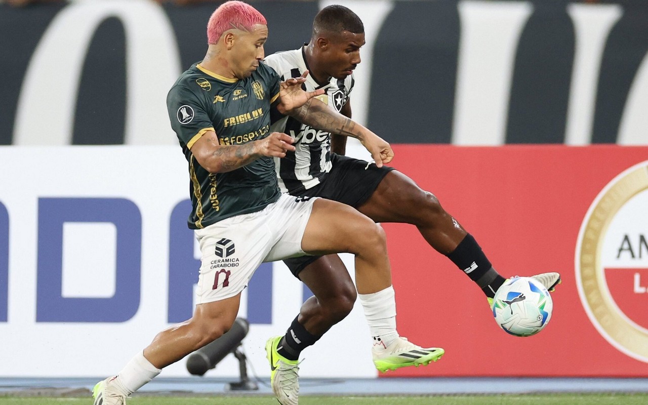 Cuiabano deve iniciar o jogo desta terça-feira (Foto: Vítor Silva/Botafogo)