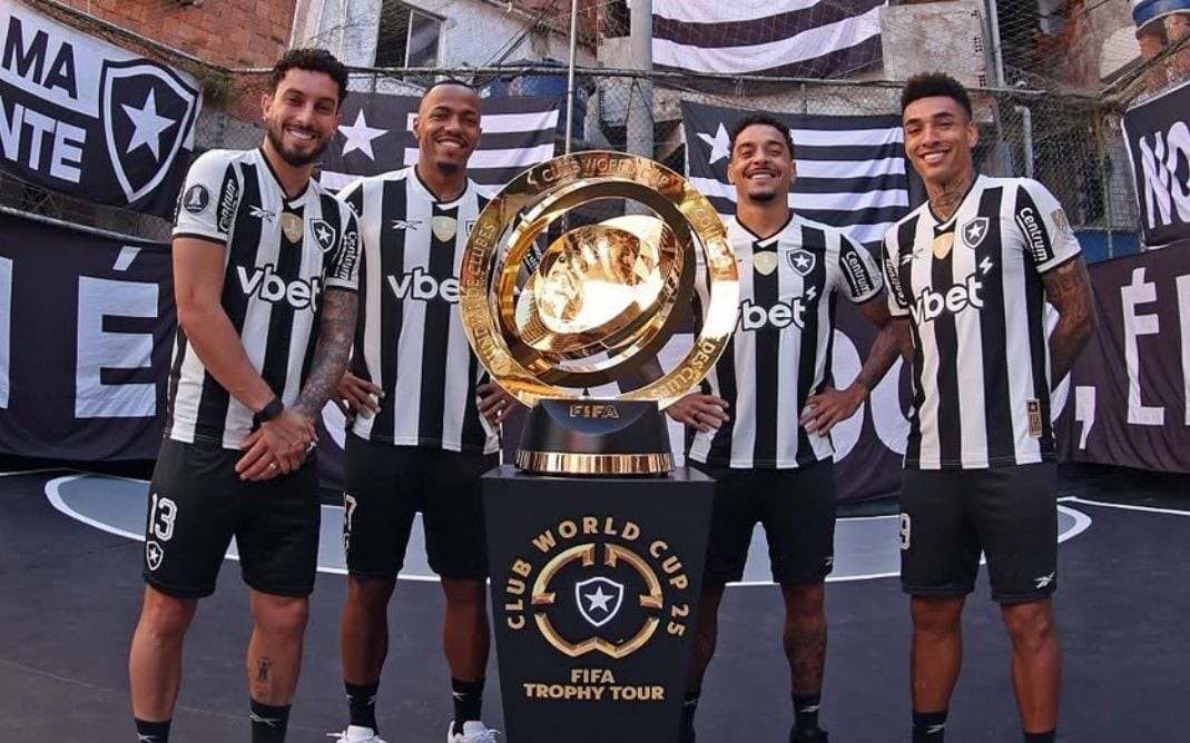 Evento realizado pelo Botafogo para apresentar o troféu do Mundial de Clubes 2025 (Foto: Reprodução/Instagram/@botafogo)