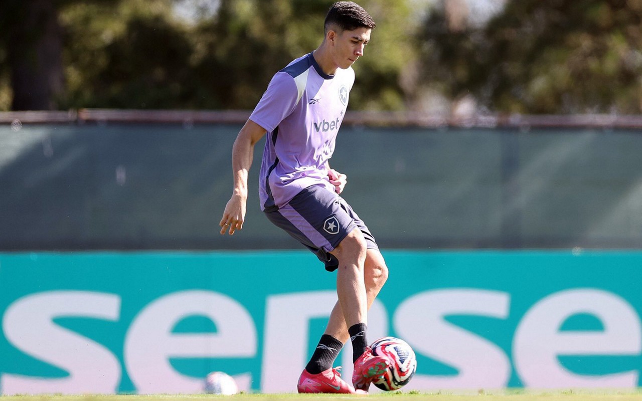 Jair está pronto para a estreia do Botafogo no Mundial de Clubes (Foto: Vitor Silva/Botafogo)