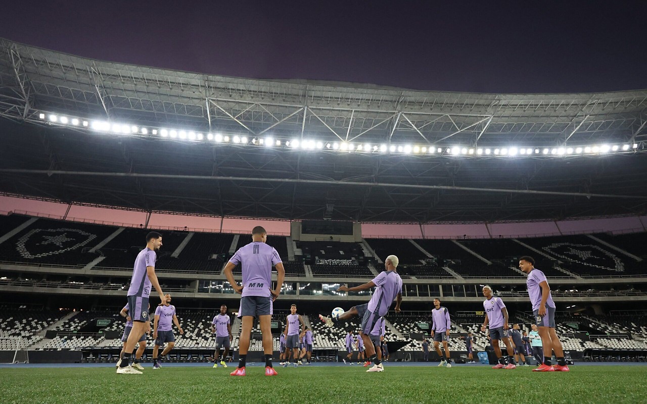 Botafogo em treino no Nilton Santos (Foto: Vítor Silva/Botafogo)