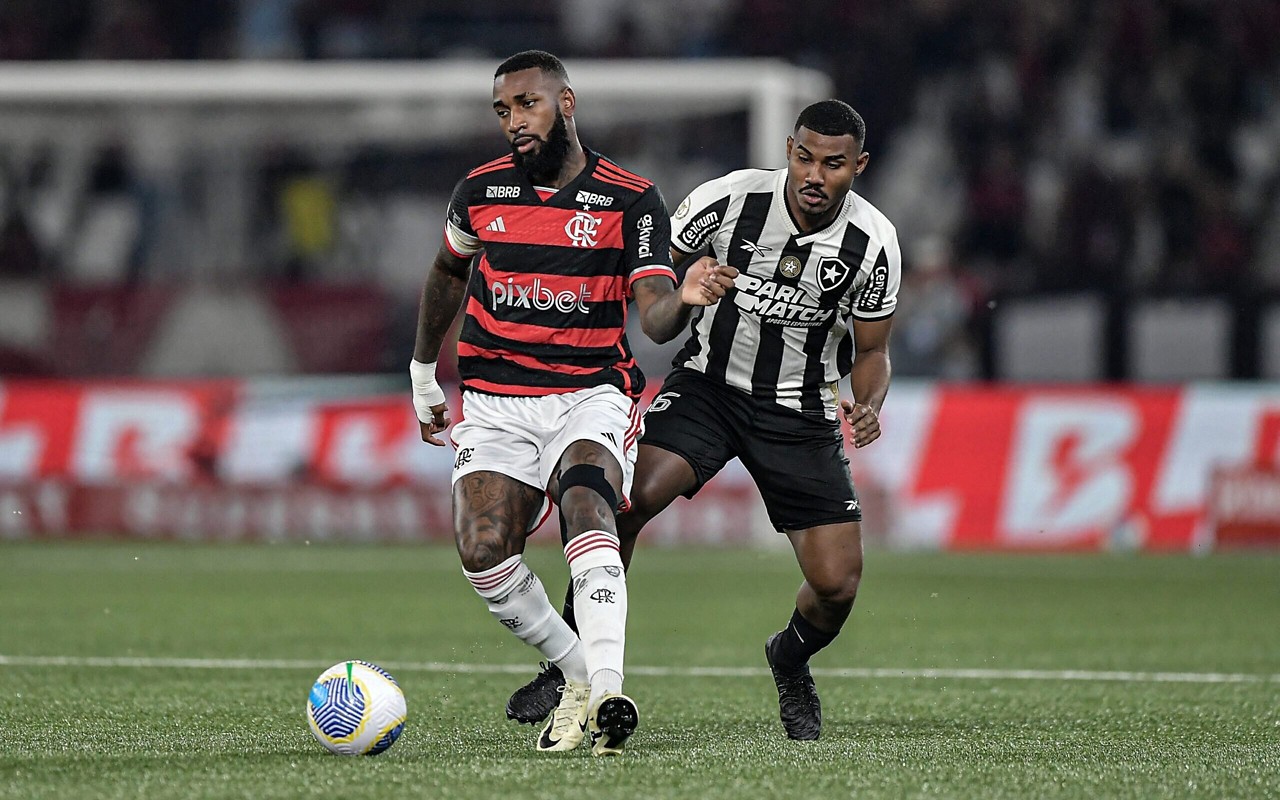 Botafogo e Flamengo jogam pela Supercopa (Foto: Thiago Ribeiro/AGIF)