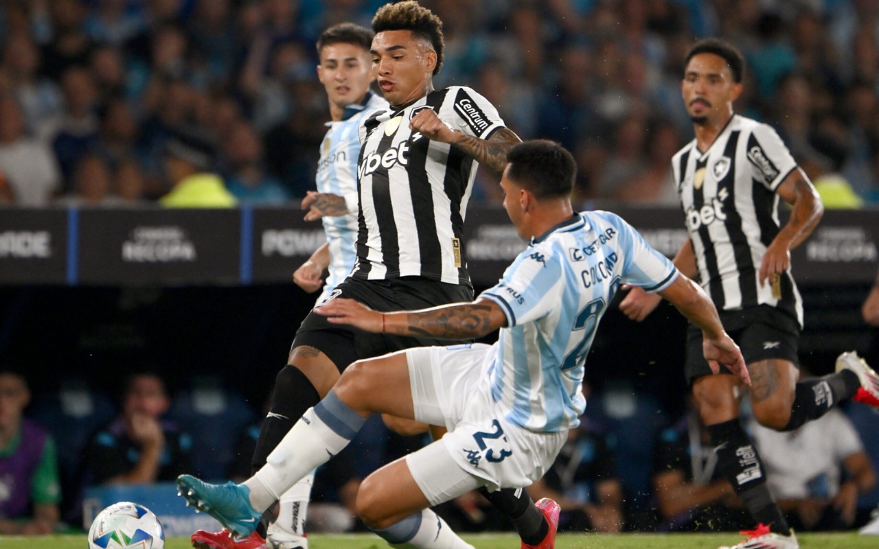 Botafogo e Racing decidem a Recopa Sul-Americana (Foto: Luis ROBAYO / AFP)